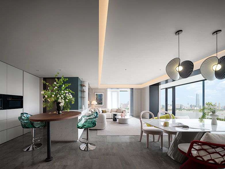 长江中心｜280m²现代别墅装修，江边多彩之家