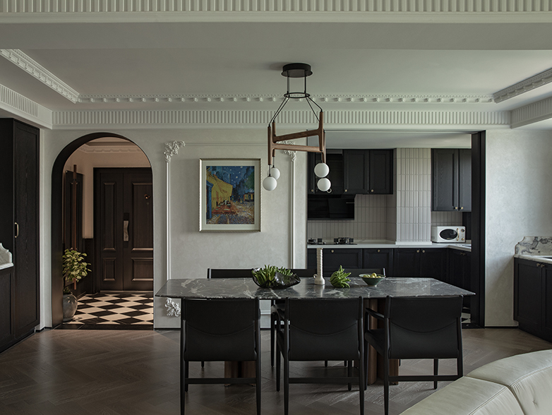 冠城北园丨250m²中古风别墅装修，演绎电影质感的生活